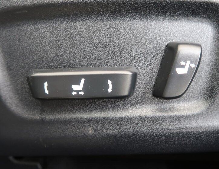 Lexus RX 300 SUV 2,0 l 175 kw