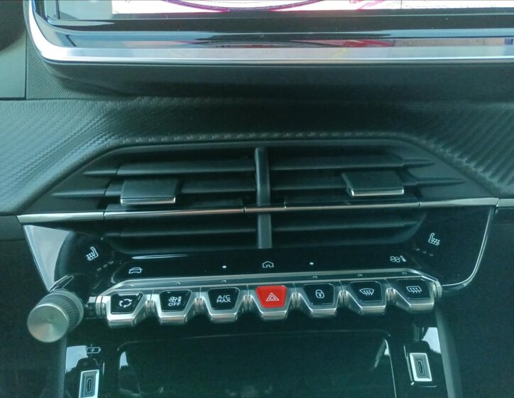 Peugeot 2008 SUV 1,2 l 74 kw