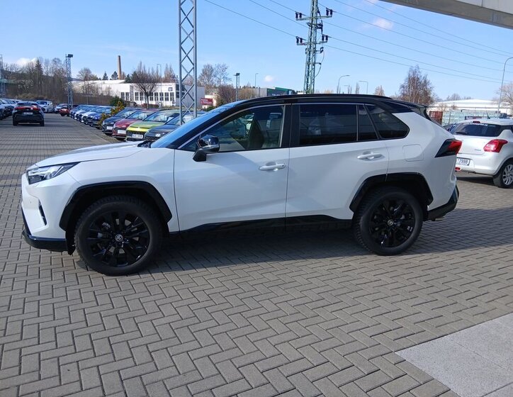 Toyota RAV4 SUV / Terénní 2,5 l 131 kw