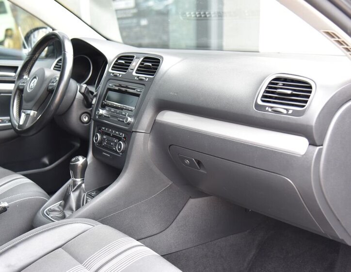 Volkswagen Golf Kombi 1,6 l 77 kw