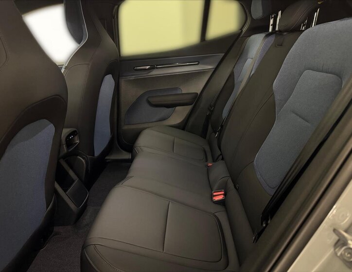 Volvo EX30 SUV 0,0 215 kw