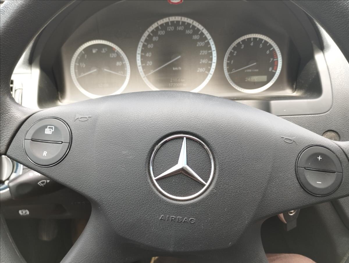 Mercedes-Benz Třídy C Sedan / Limuzína 1,8 l 115 kw