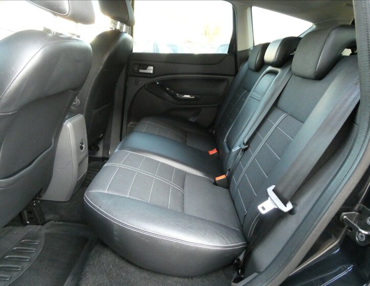 Ford Kuga SUV / Terénní 2,0 l 103 kw