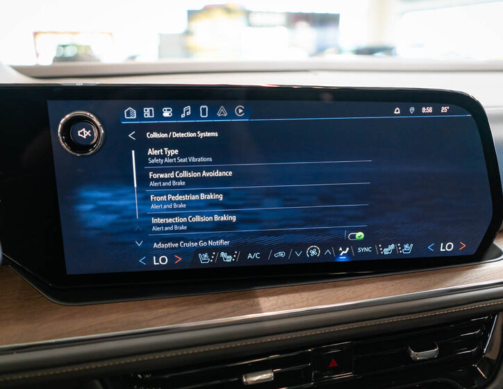 Chevrolet Suburban SUV 6,2 l 313 kw