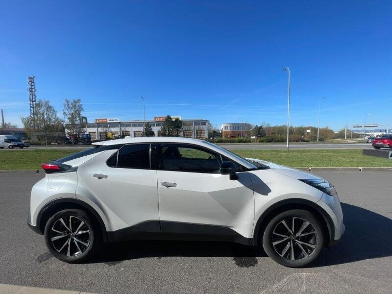 Toyota C-HR SUV / Terénní 2,0 l 112 kw