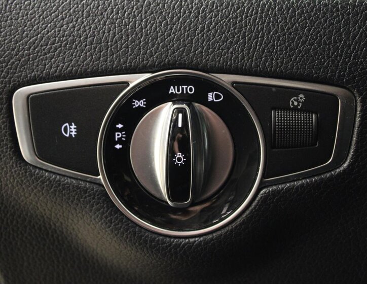 Mercedes-Benz Třídy E 16