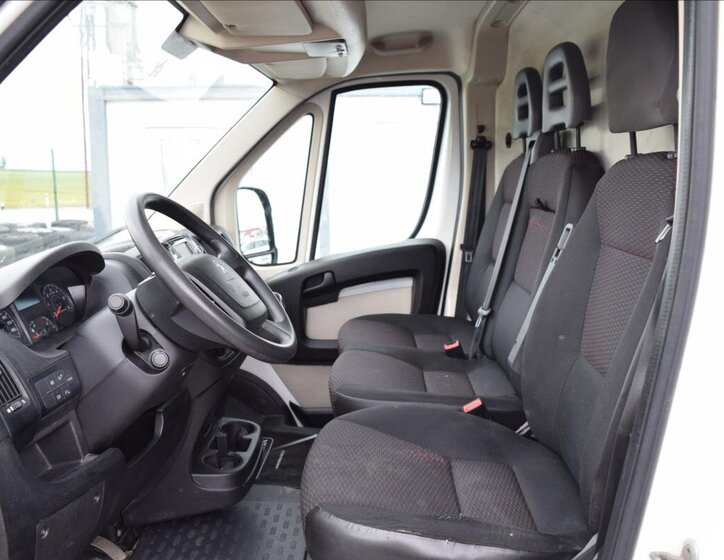 Peugeot Boxer 18