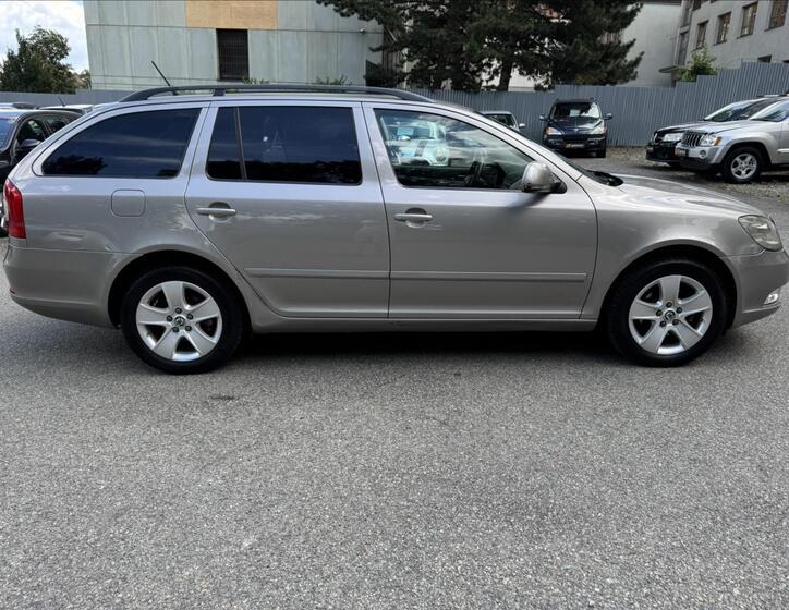 Škoda Octavia 14