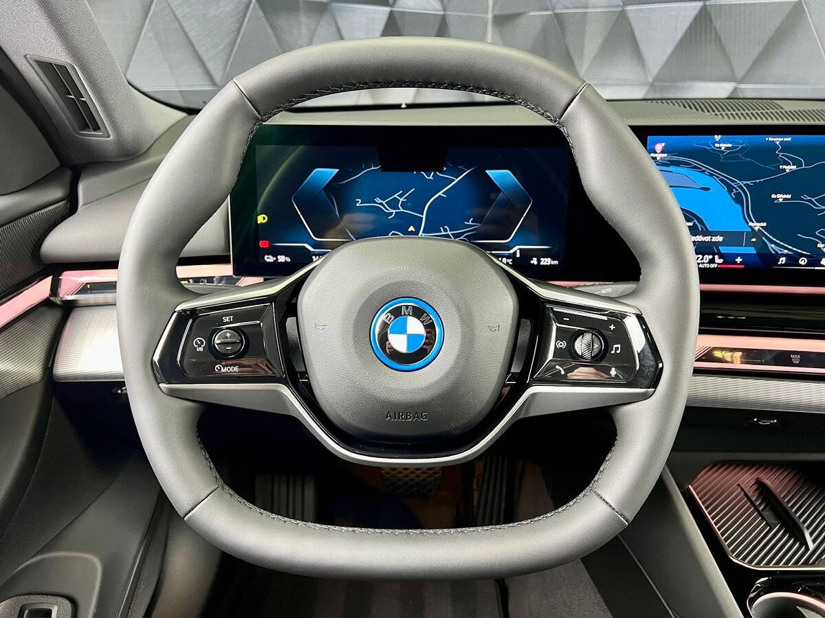 BMW Ostatní Sedan / Limuzína 0,0 290 kw