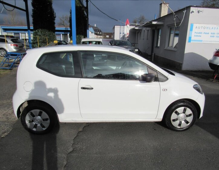 Volkswagen up! 8