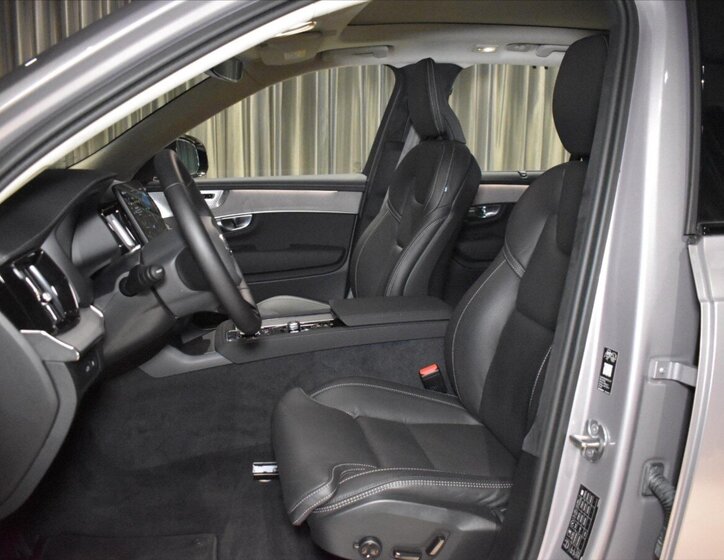 Volvo XC90 SUV / Terénní 2,0 l 228 kw