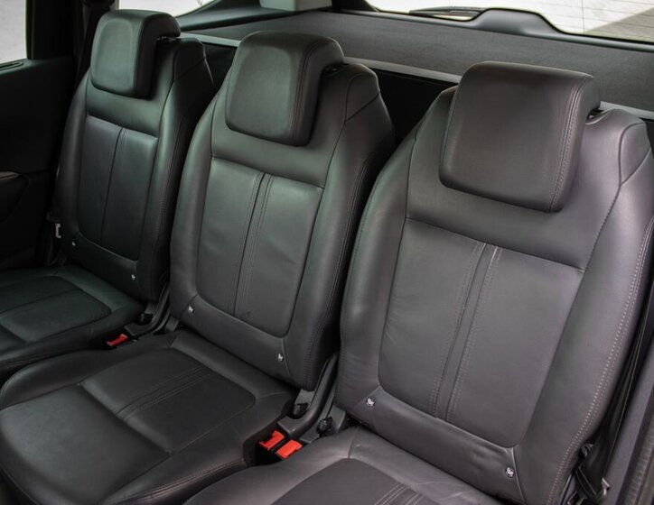 Peugeot 5008 SUV / Terénní 2,0 l 110 kw