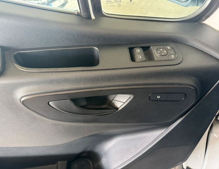 Mercedes-Benz Sprinter 10