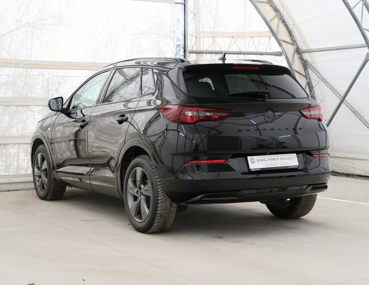 Opel Grandland SUV 1,2 l 96 kw