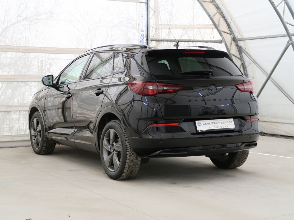 Opel Grandland SUV 1,2 l 96 kw