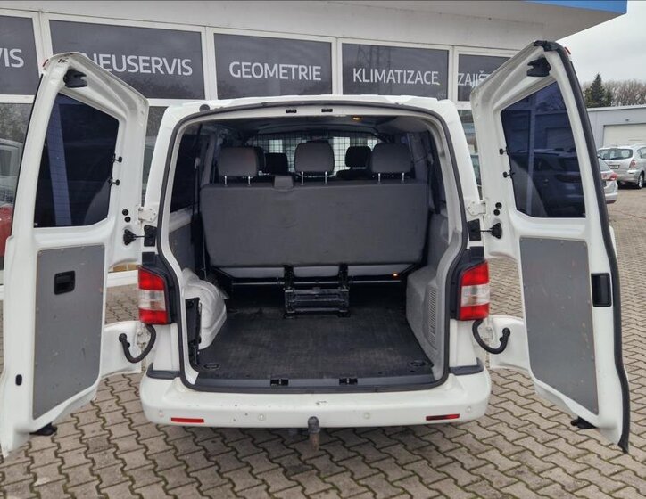 Volkswagen Transporter 9