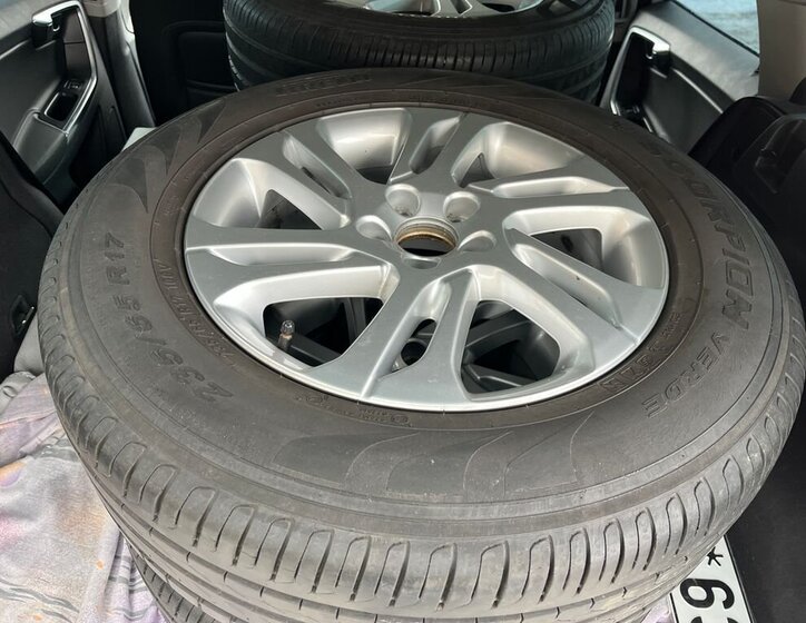 Volvo XC60 SUV 2,4 l 140 kw