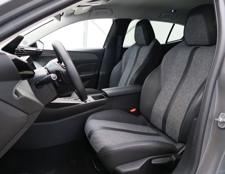 Peugeot 408 Liftback 1,2 l 96 kw