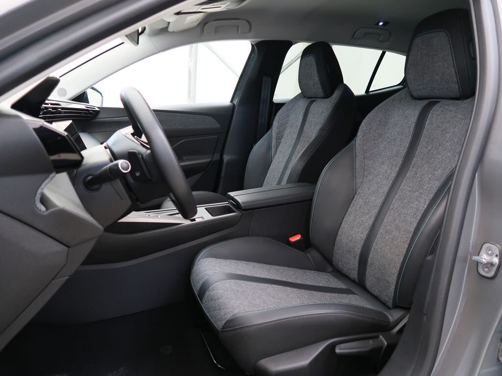 Peugeot 408 Liftback 1,2 l 96 kw