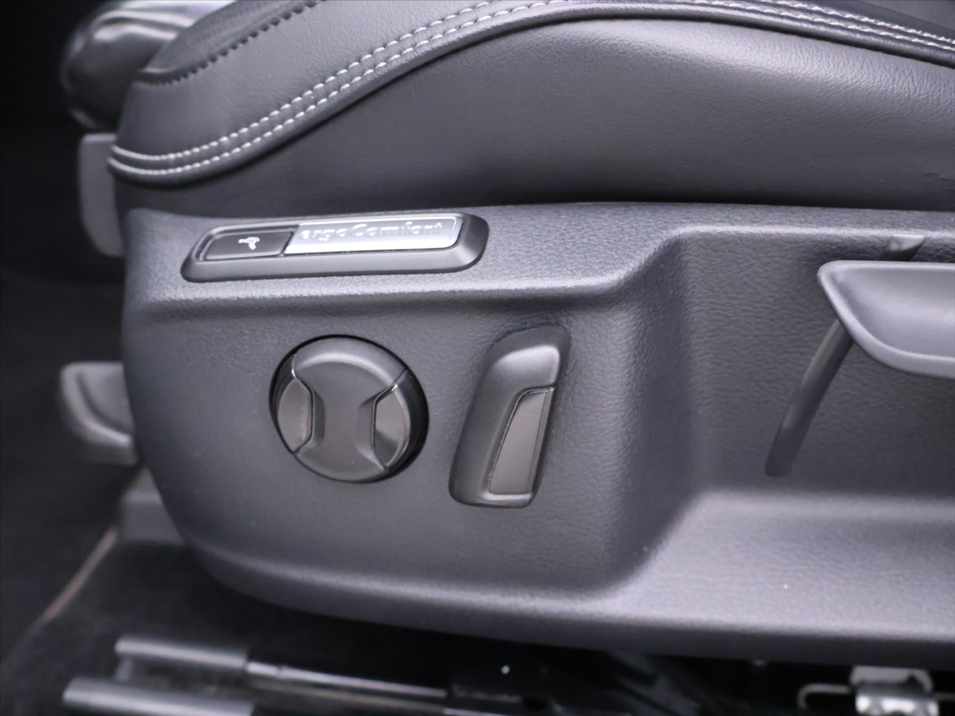 Volkswagen Passat Kombi 2,0 l 200 kw