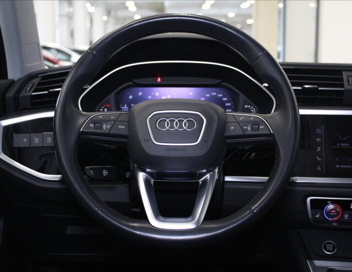 Audi Q3 SUV / Terénní 2,0 l 110 kw