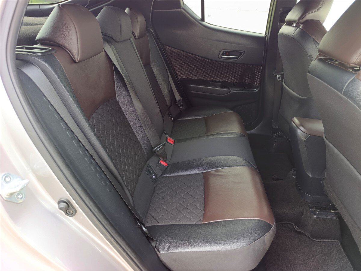 Toyota C-HR Hatchback 1,8 l 72 kw