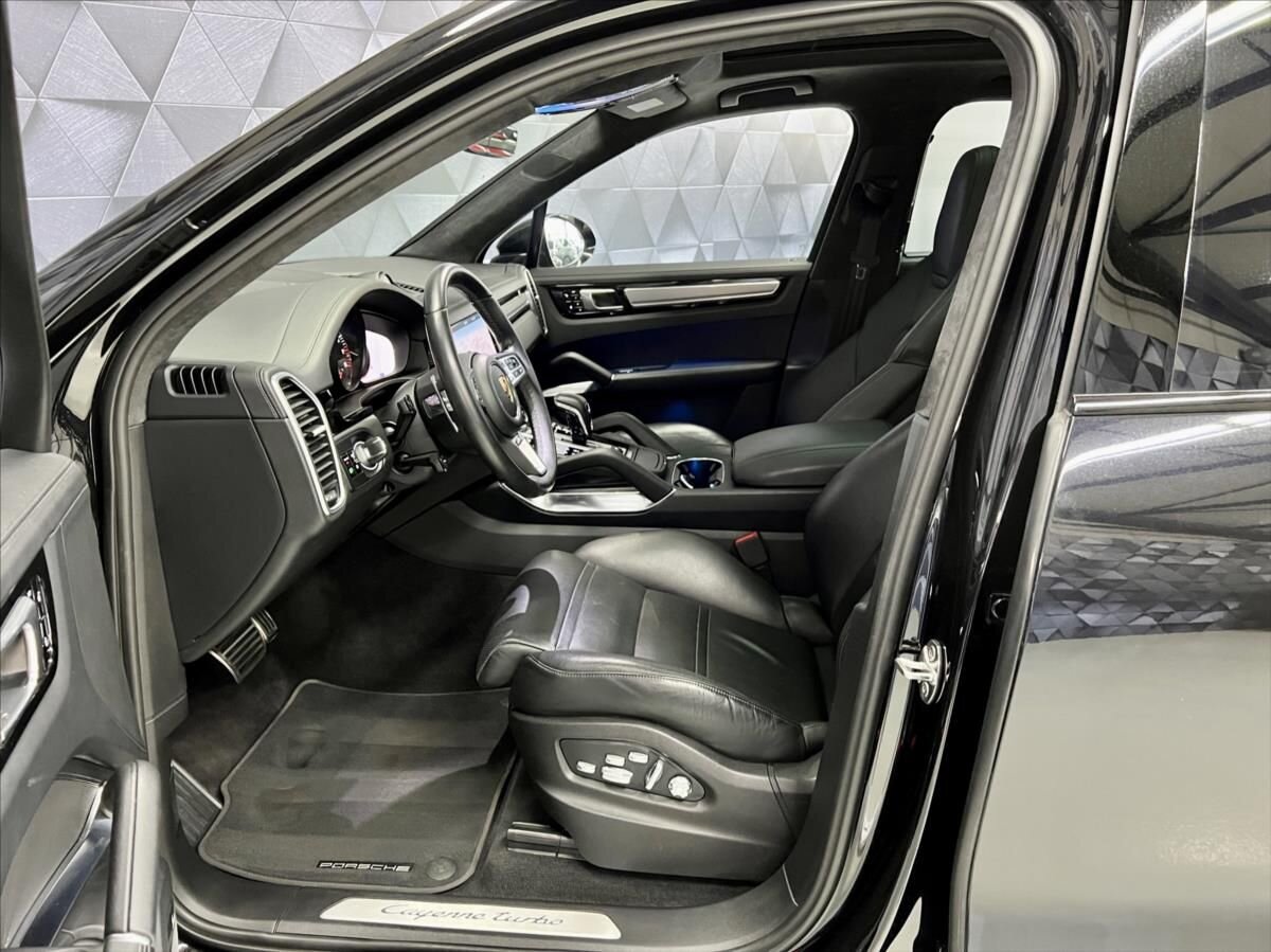 Porsche Cayenne SUV / Terénní 4,0 l 404 kw