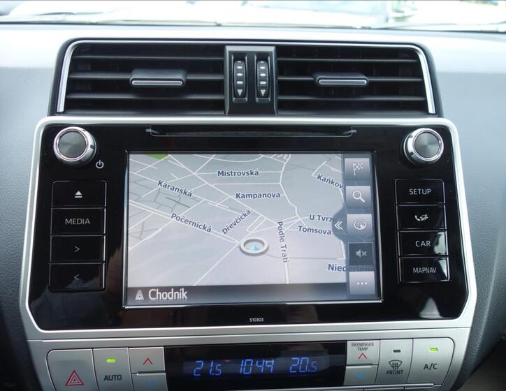 Toyota Land Cruiser 26