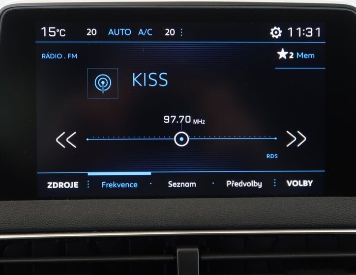 Peugeot 5008 SUV 1,2 l 96 kw