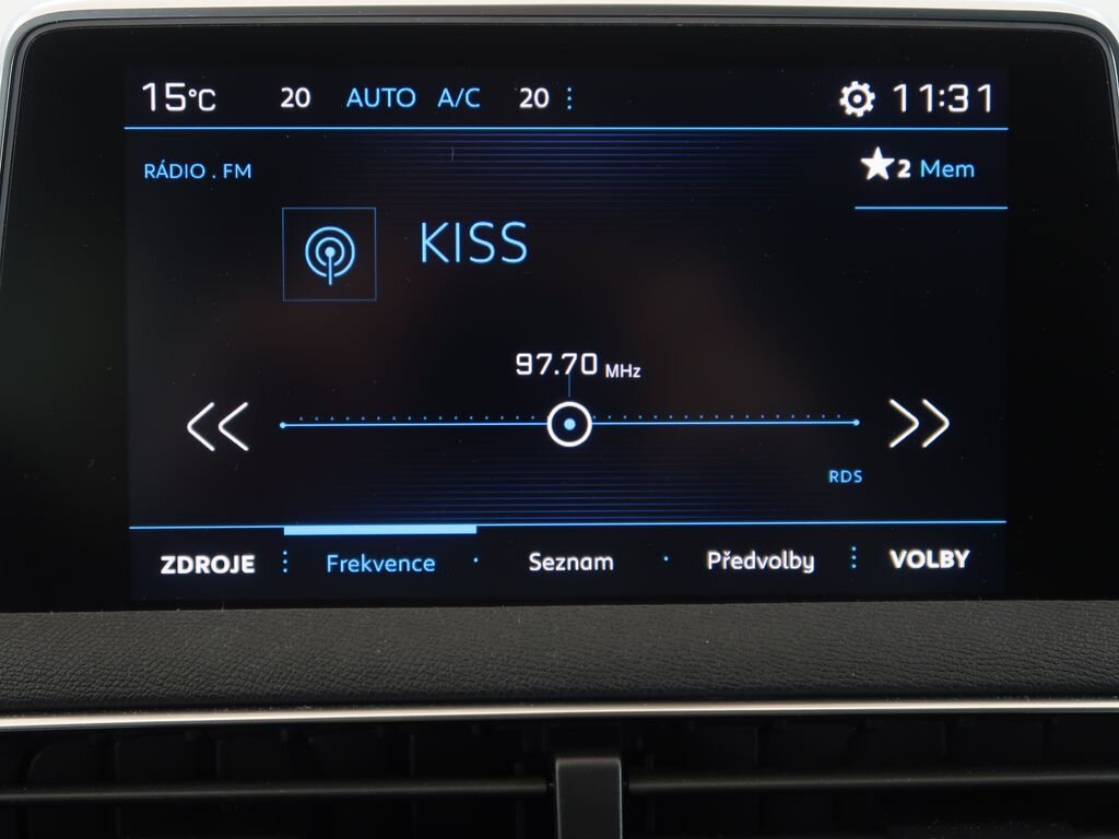 Peugeot 5008 SUV 1,2 l 96 kw