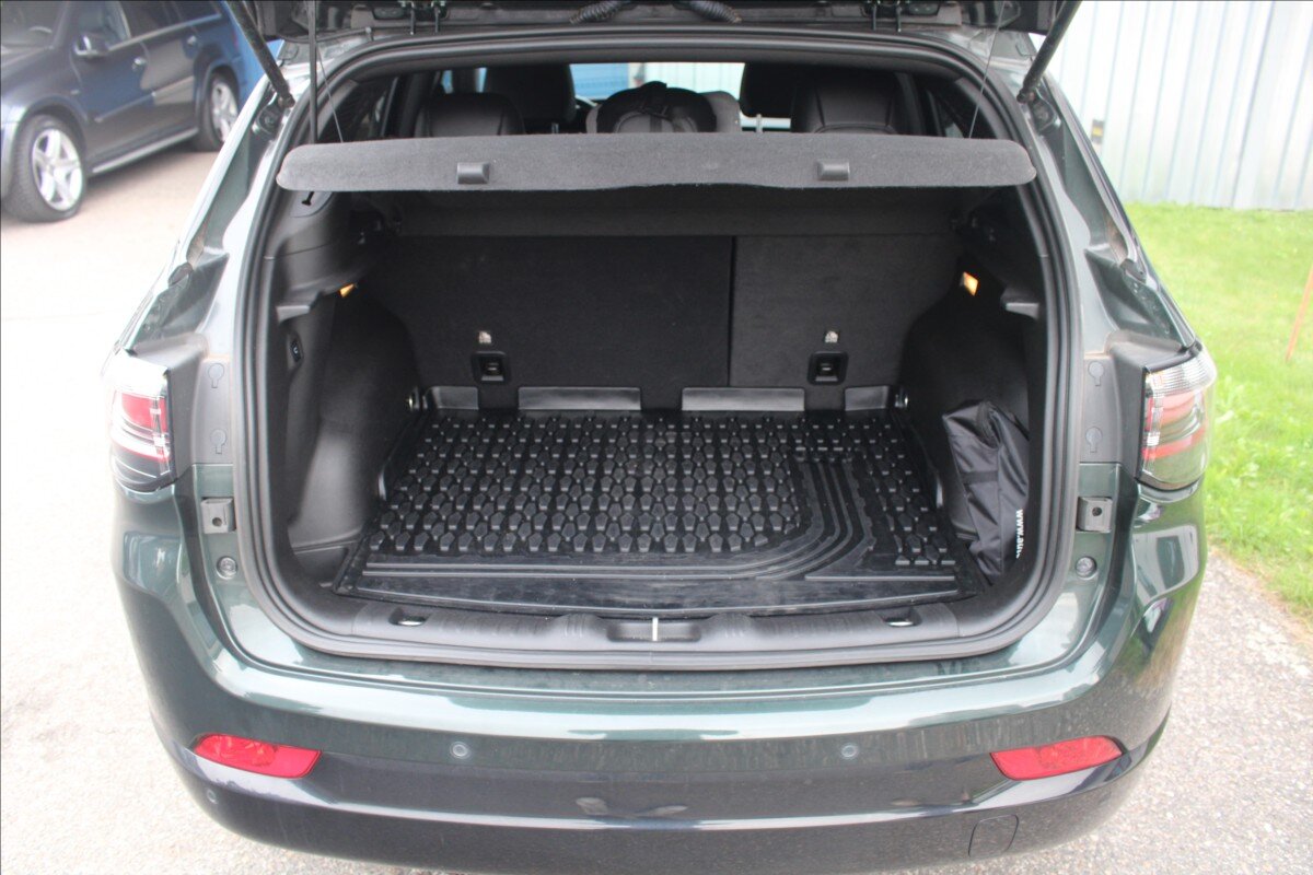 Jeep Compass SUV 1,3 l 110 kw