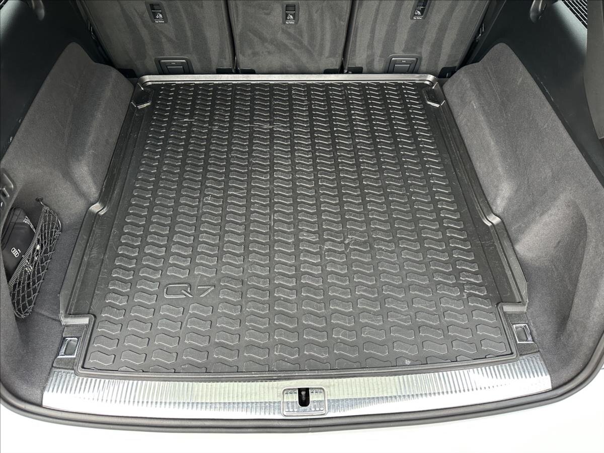 Audi SQ7 SUV / Terénní 4,0 l 320 kw