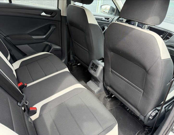 Volkswagen T-Roc SUV / Terénní 999,0 85 kw
