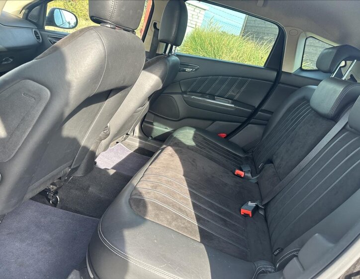 Lancia Delta Hatchback 1,4 l 88 kw