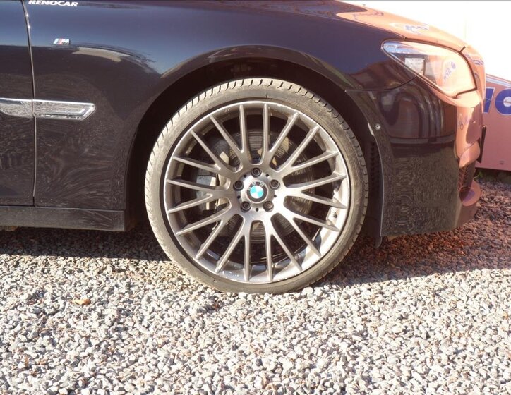 BMW Řada 7 Sedan 4,4 l 330 kw