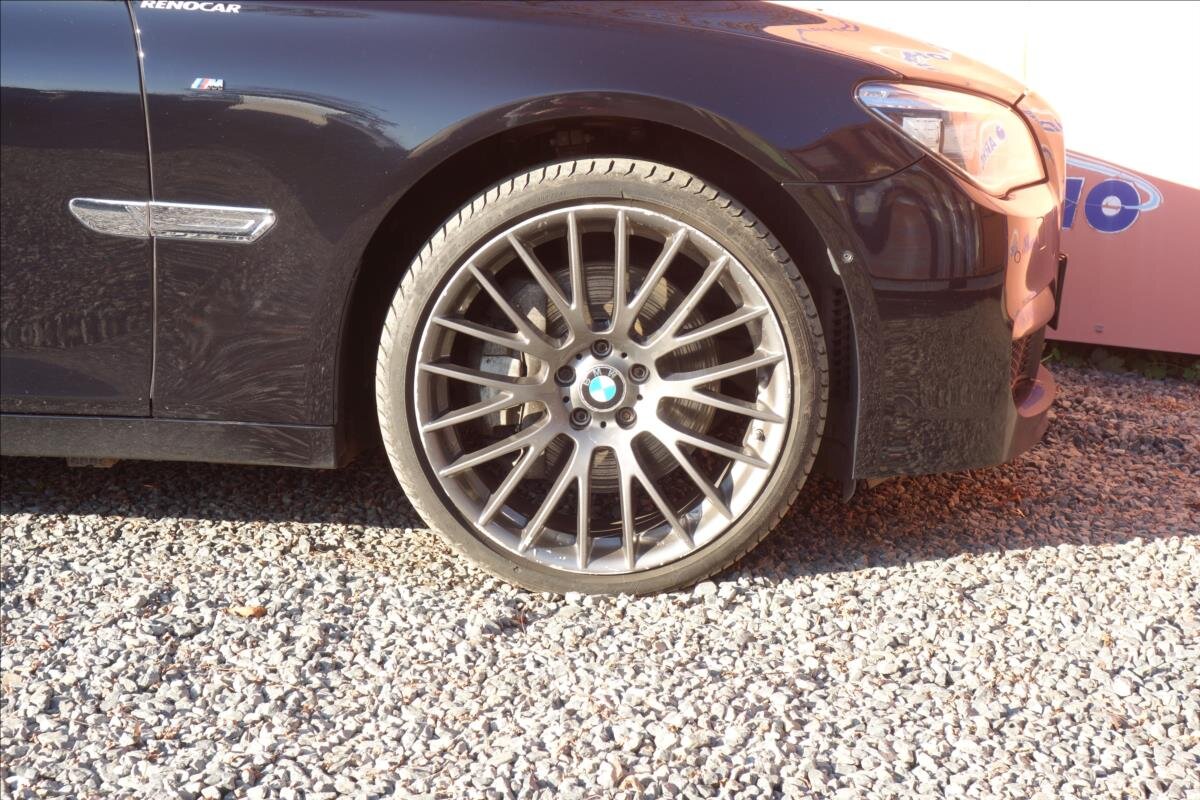 BMW Řada 7 Sedan 4,4 l 330 kw