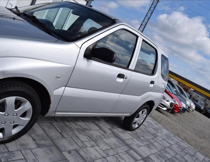 Subaru Justy 7