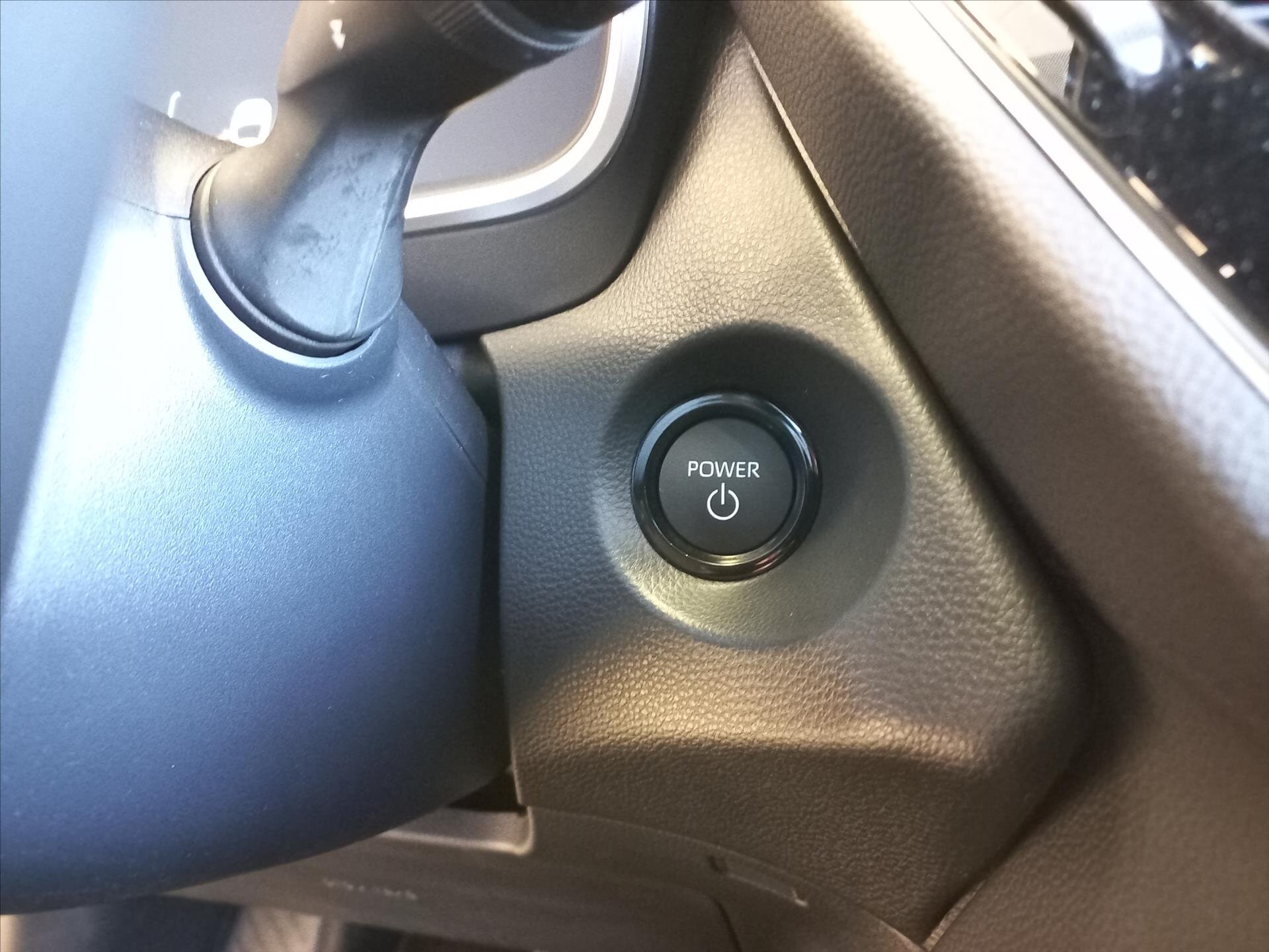 Toyota Corolla Cross CUV 2,0 l 112 kw