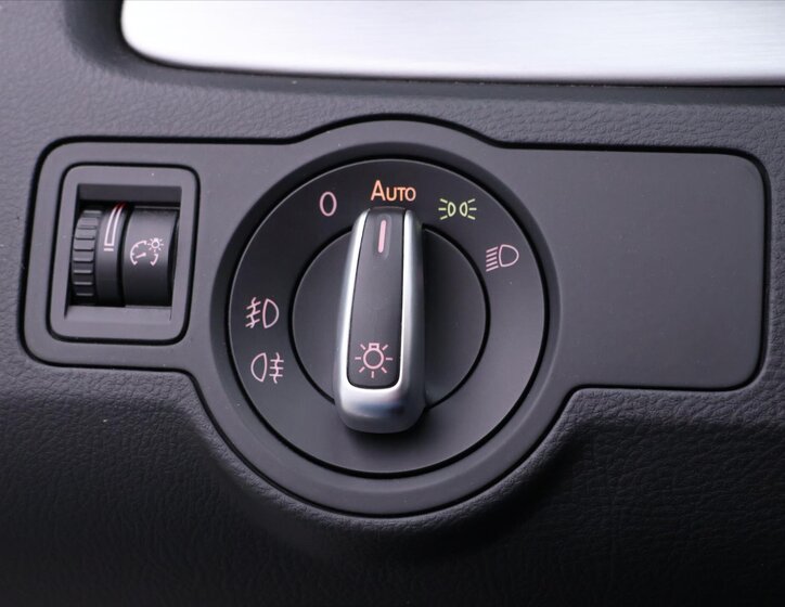 Volkswagen Passat Kombi 1,6 l 77 kw