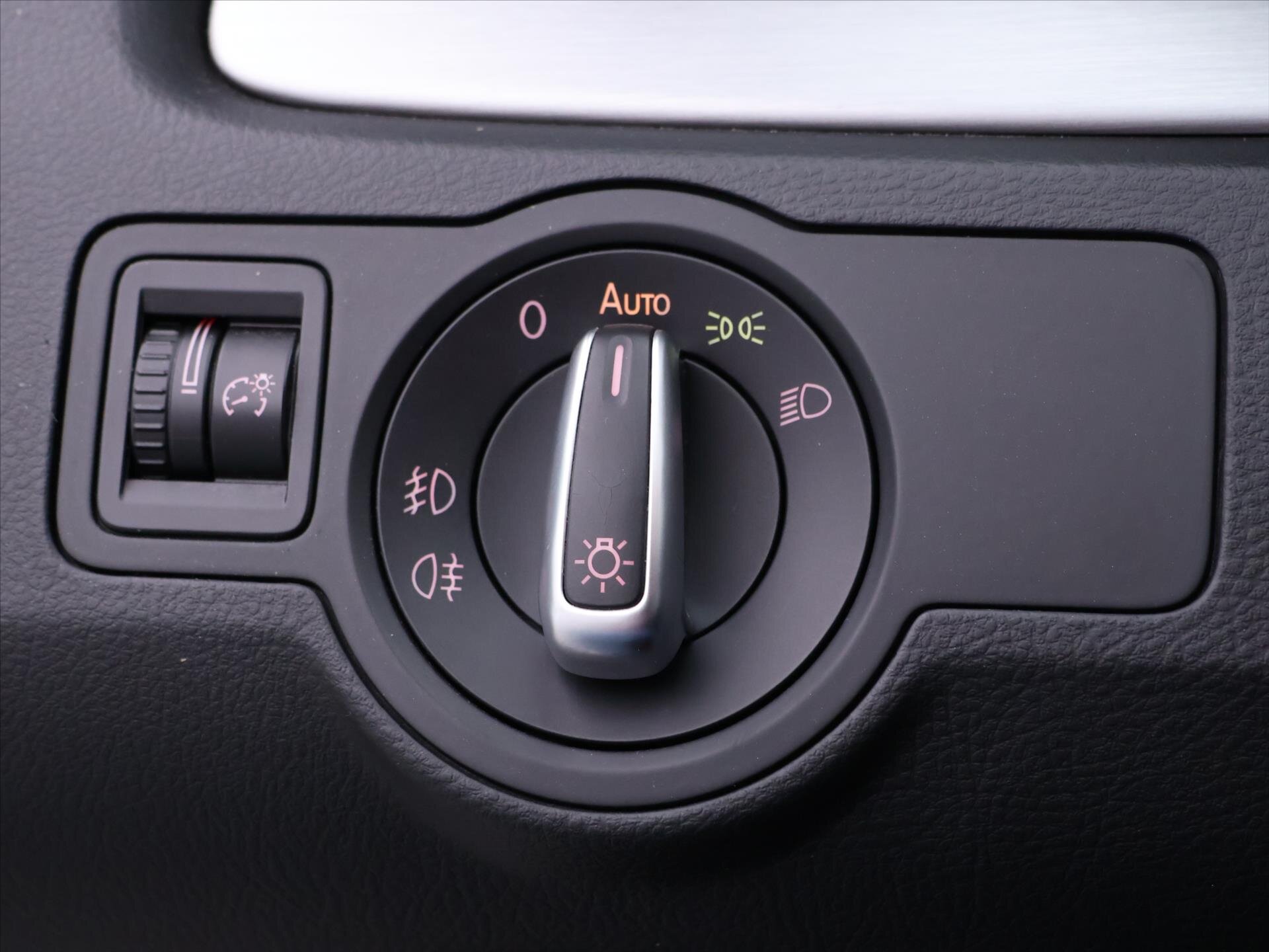 Volkswagen Passat Kombi 1,6 l 77 kw