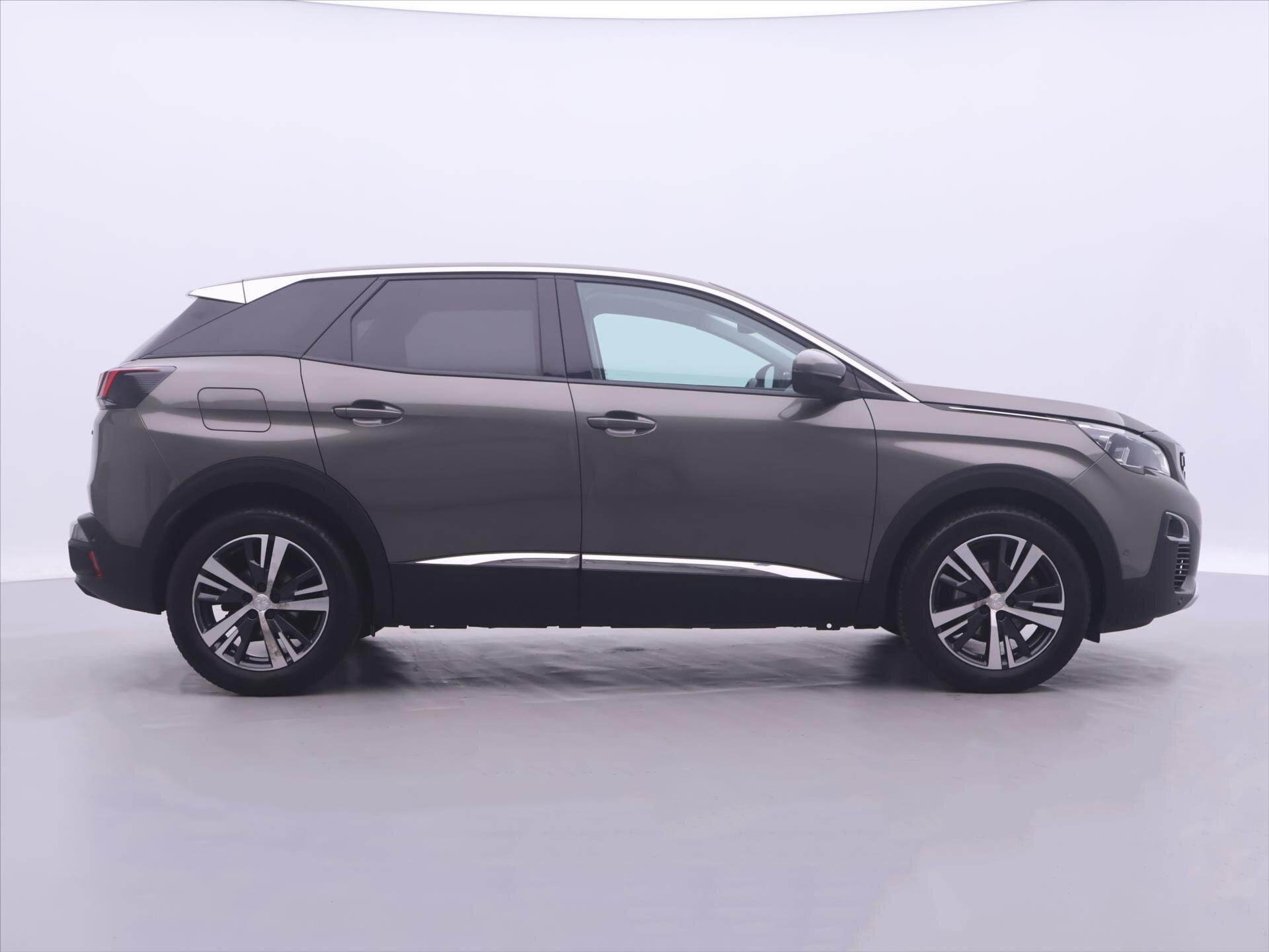 Peugeot 3008 SUV 1,2 l 96 kw