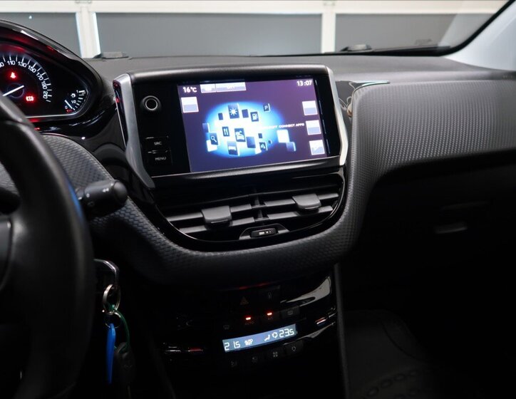 Peugeot 2008 SUV / Terénní 1,2 l 81 kw