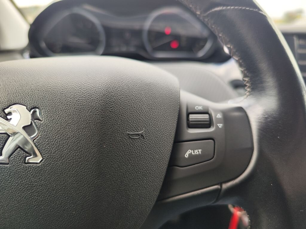 Peugeot 2008 SUV / Terénní 1,2 l 81 kw