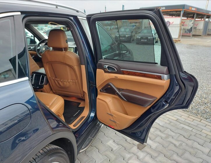 Porsche Cayenne SUV / Terénní 3,0 l 245 kw