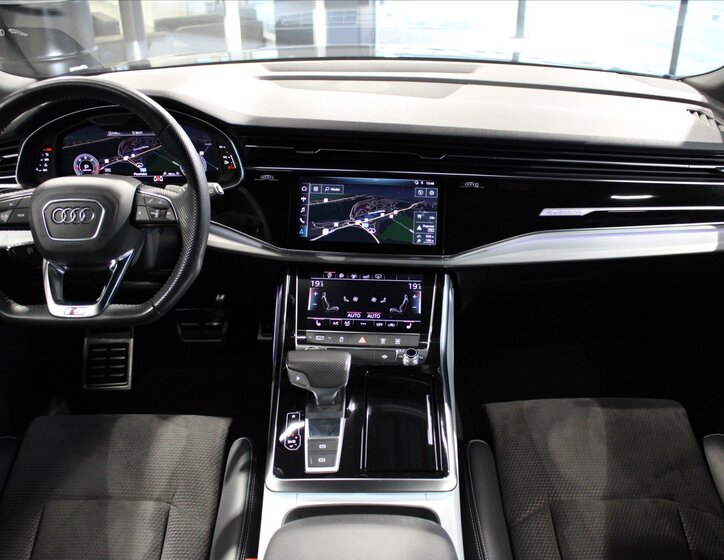 Audi Q8 SUV 3,0 l 210 kw