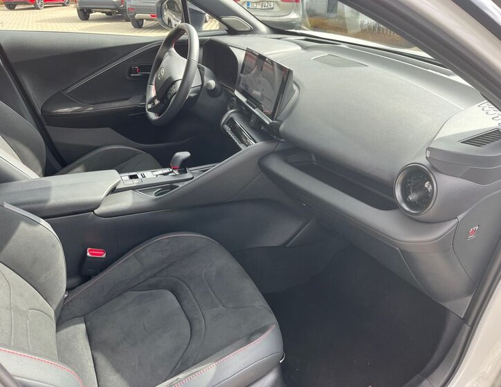 Toyota C-HR SUV / Terénní 2,0 l 145 kw