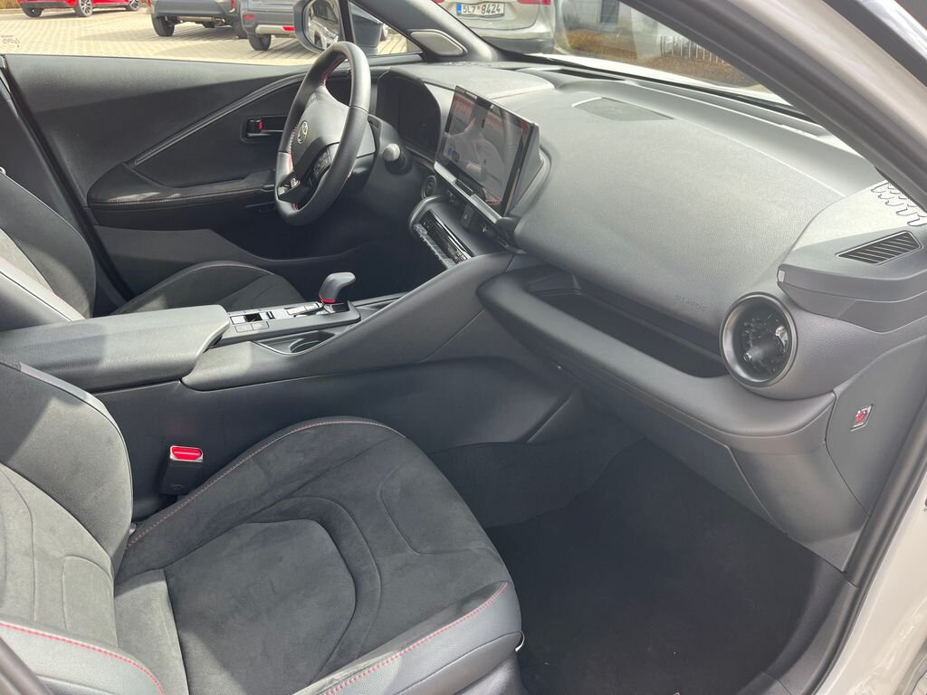 Toyota C-HR SUV / Terénní 2,0 l 145 kw