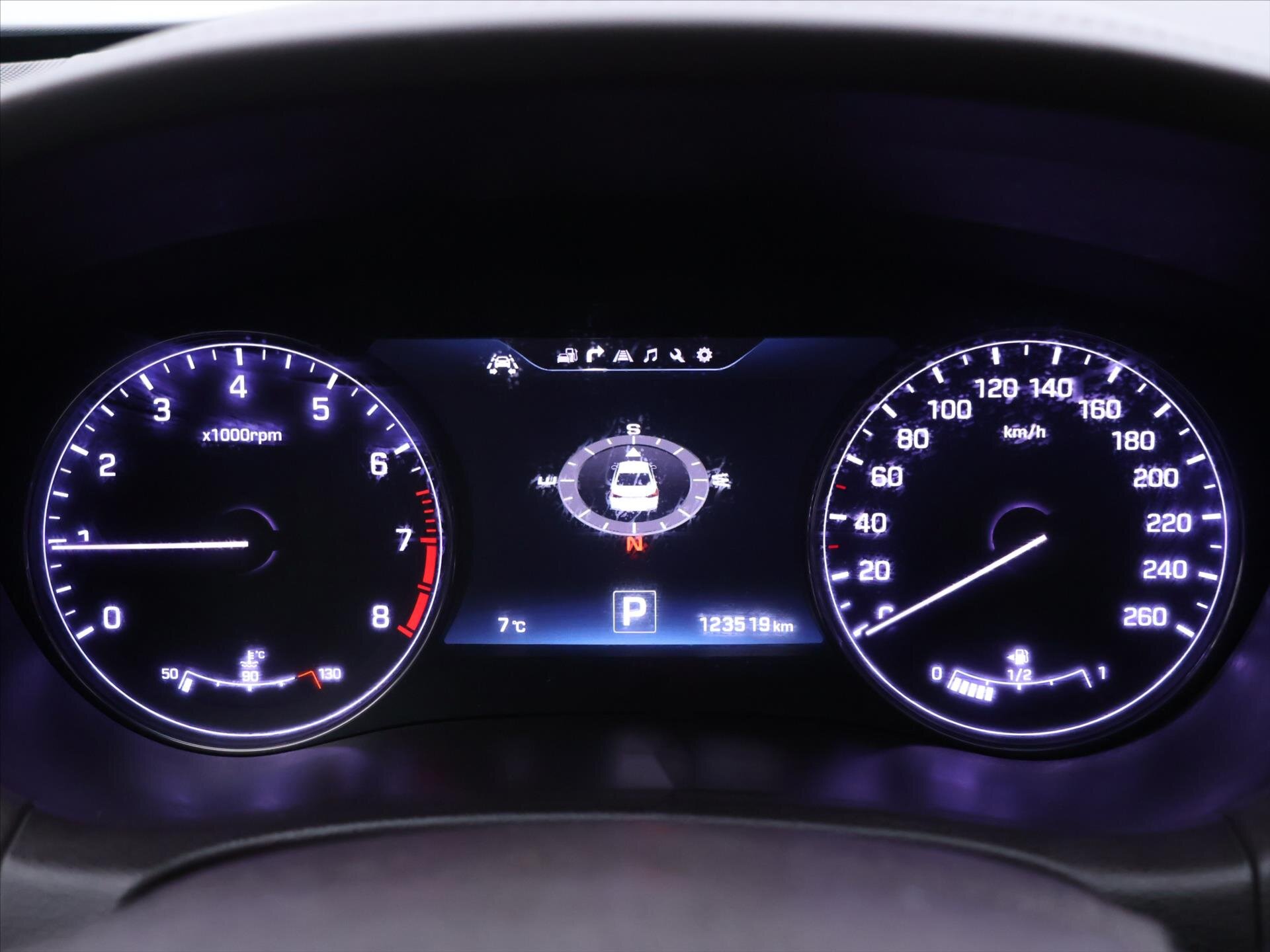 Hyundai Genesis Sedan / Limuzína 3,8 l 232 kw