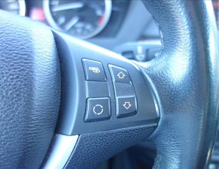 BMW X5 SUV / Terénní 3,0 l 225 kw