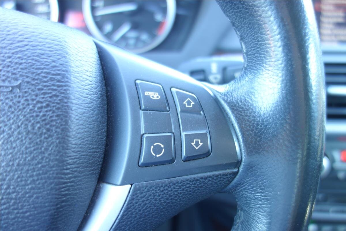 BMW X5 SUV / Terénní 3,0 l 225 kw